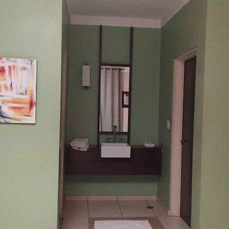 Movie Inn Motel E Hospedagem (Adults Only) 里贝朗普雷托 外观 照片