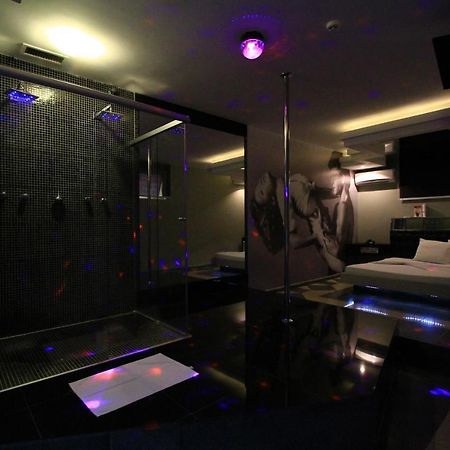 Movie Inn Motel E Hospedagem (Adults Only) 里贝朗普雷托 外观 照片