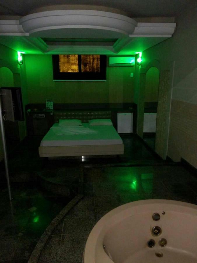 Movie Inn Motel E Hospedagem (Adults Only) 里贝朗普雷托 外观 照片